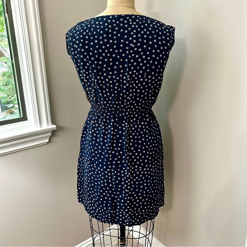 Tommy Hilfiger Women’s Navy Blue & White Geometric Print 100% silk Dress Sz 4 - Picture 6 of 14